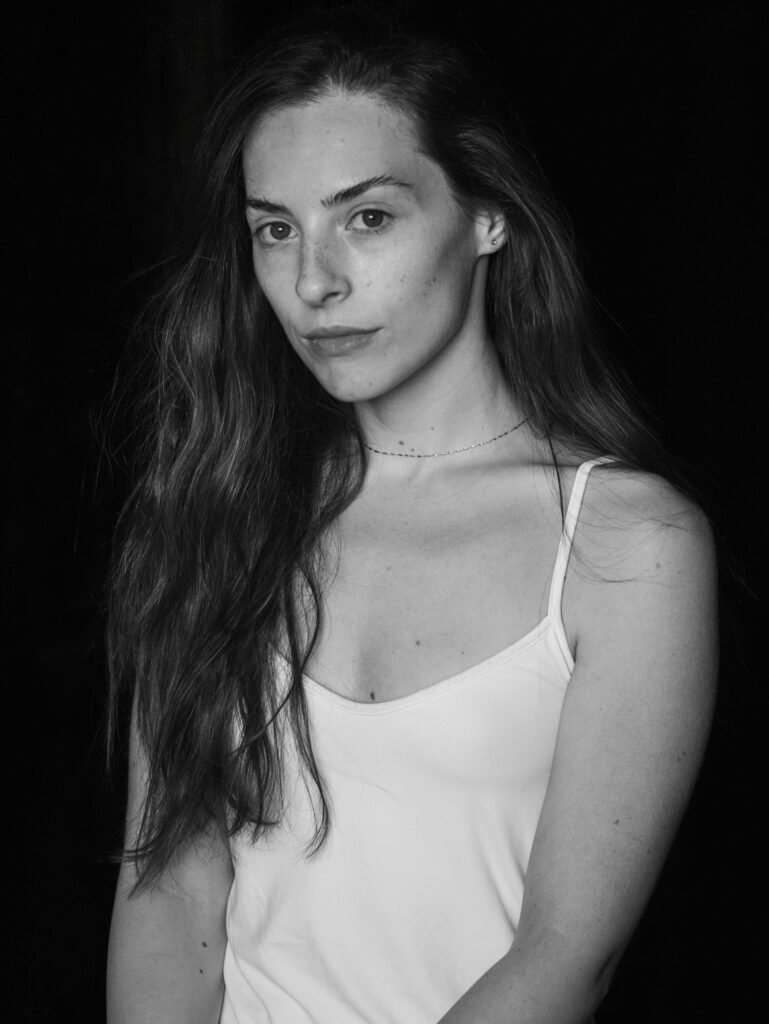 Chiara Elcino ritratto in bianco e nero 