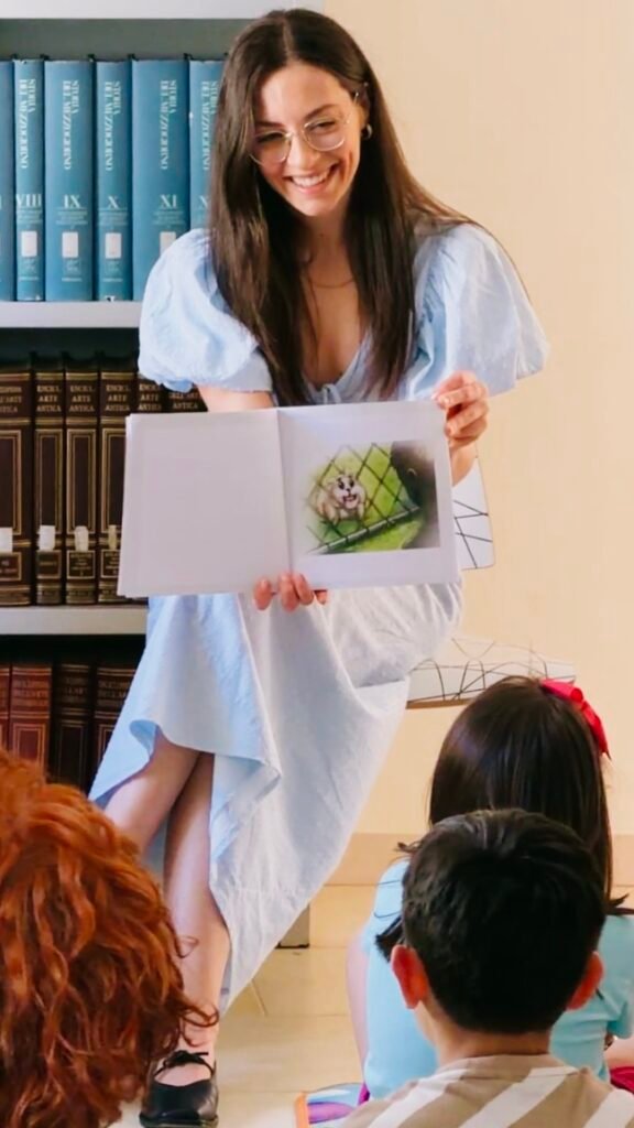 Chiara durante il laboratorio Raccontare Sentire Crescere